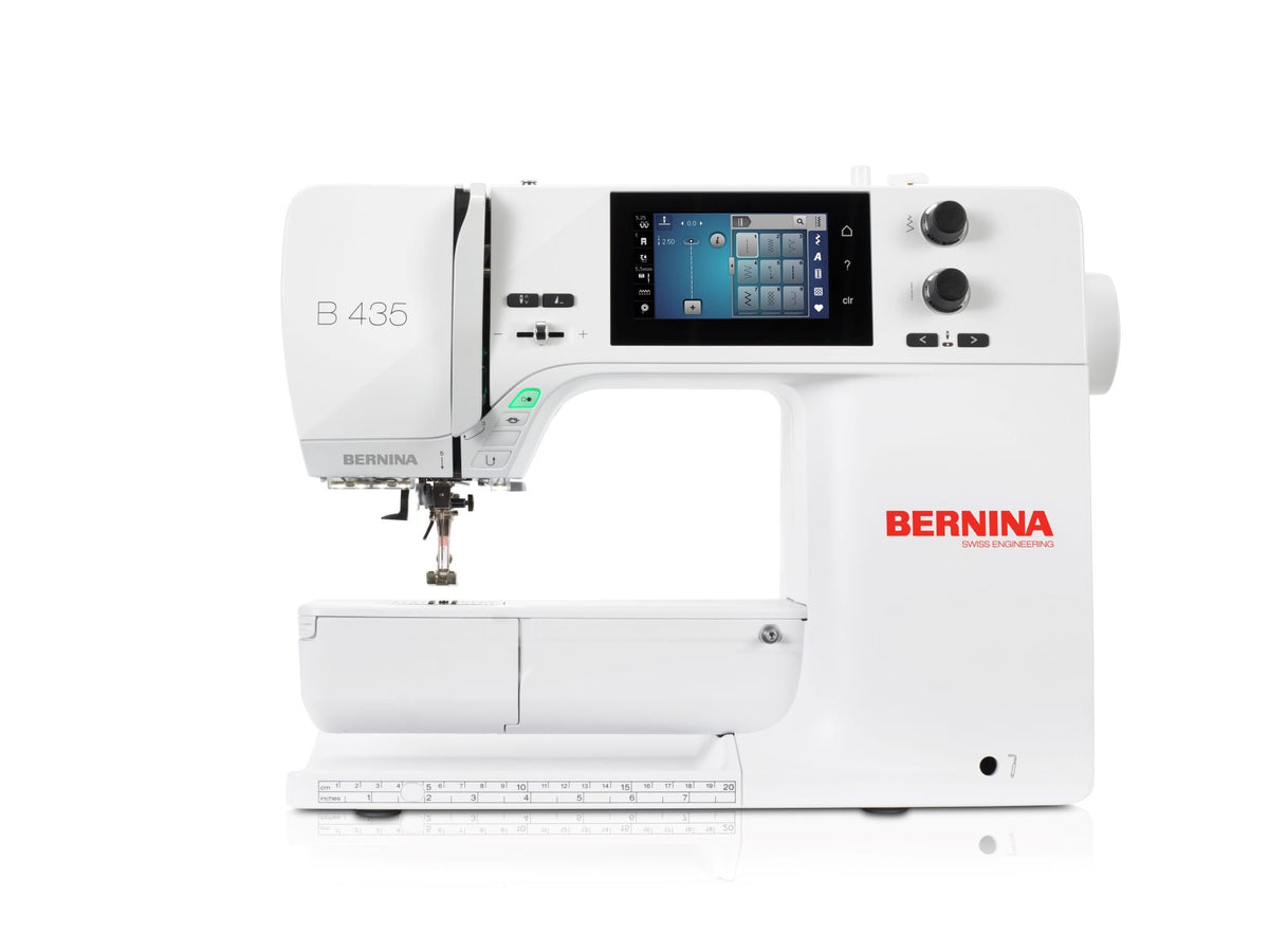 BERNINA 435 Deluxe mit Kompaktnähfüsse